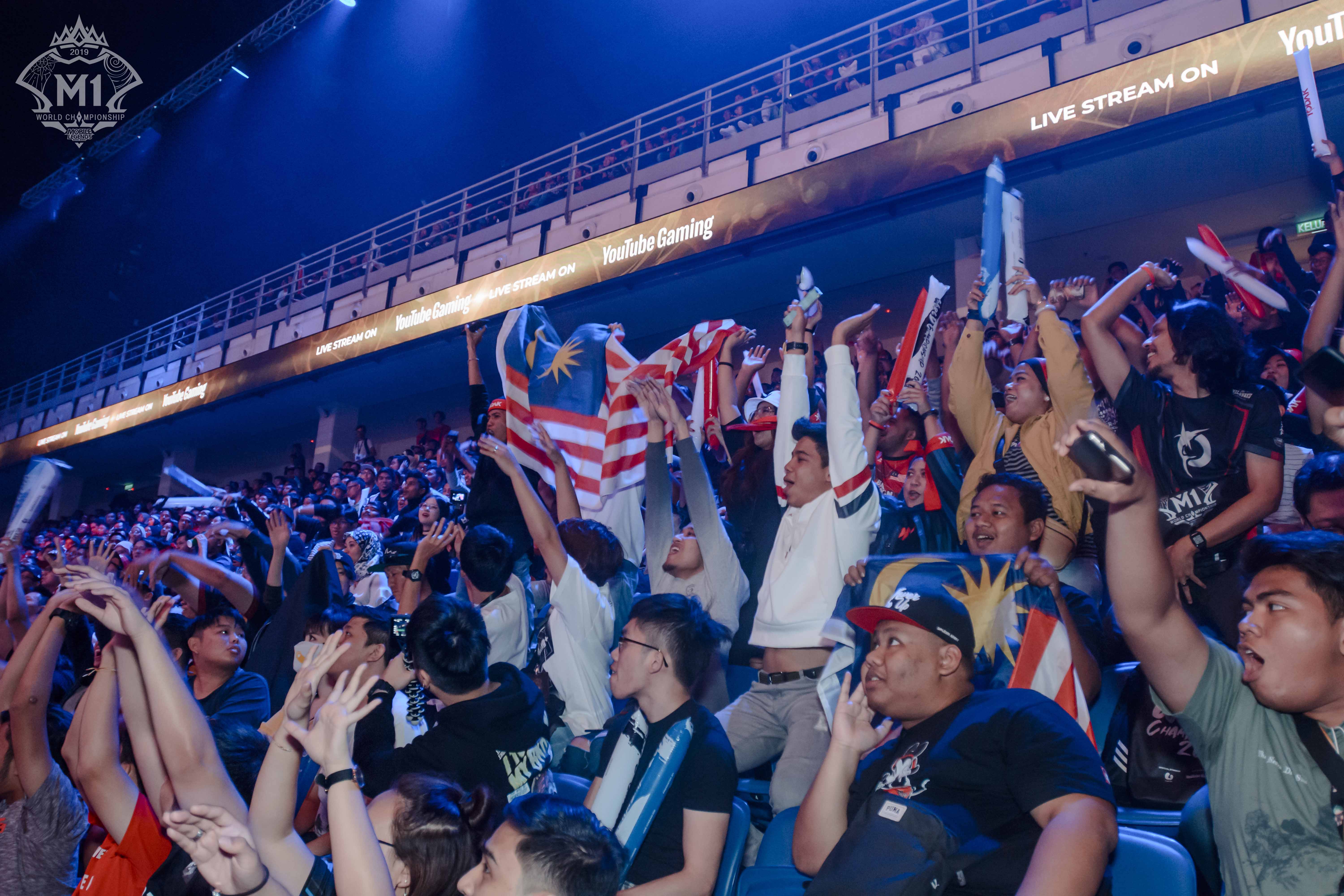 V体育-奥地利代表团在击剑团体比赛中夺冠，庆典热闹-第1张图片-V体育