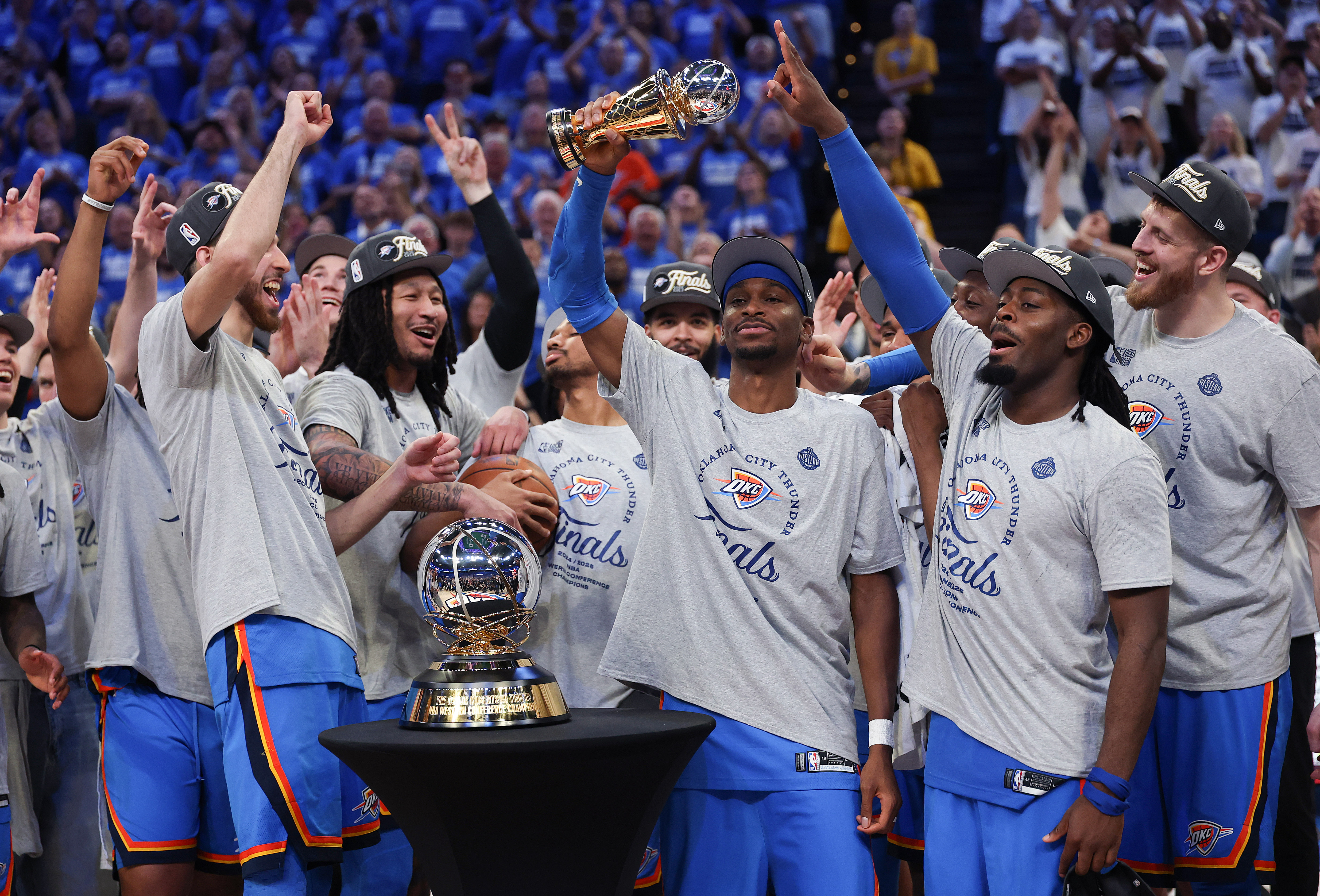 vsports体育-土耳其球队冠军庆功派对,队员尽情狂欢庆祝-第1张图片-V体育 vsports体育-土耳其球队冠军庆功派对,队员尽情狂欢庆祝-第1张图片-V体育