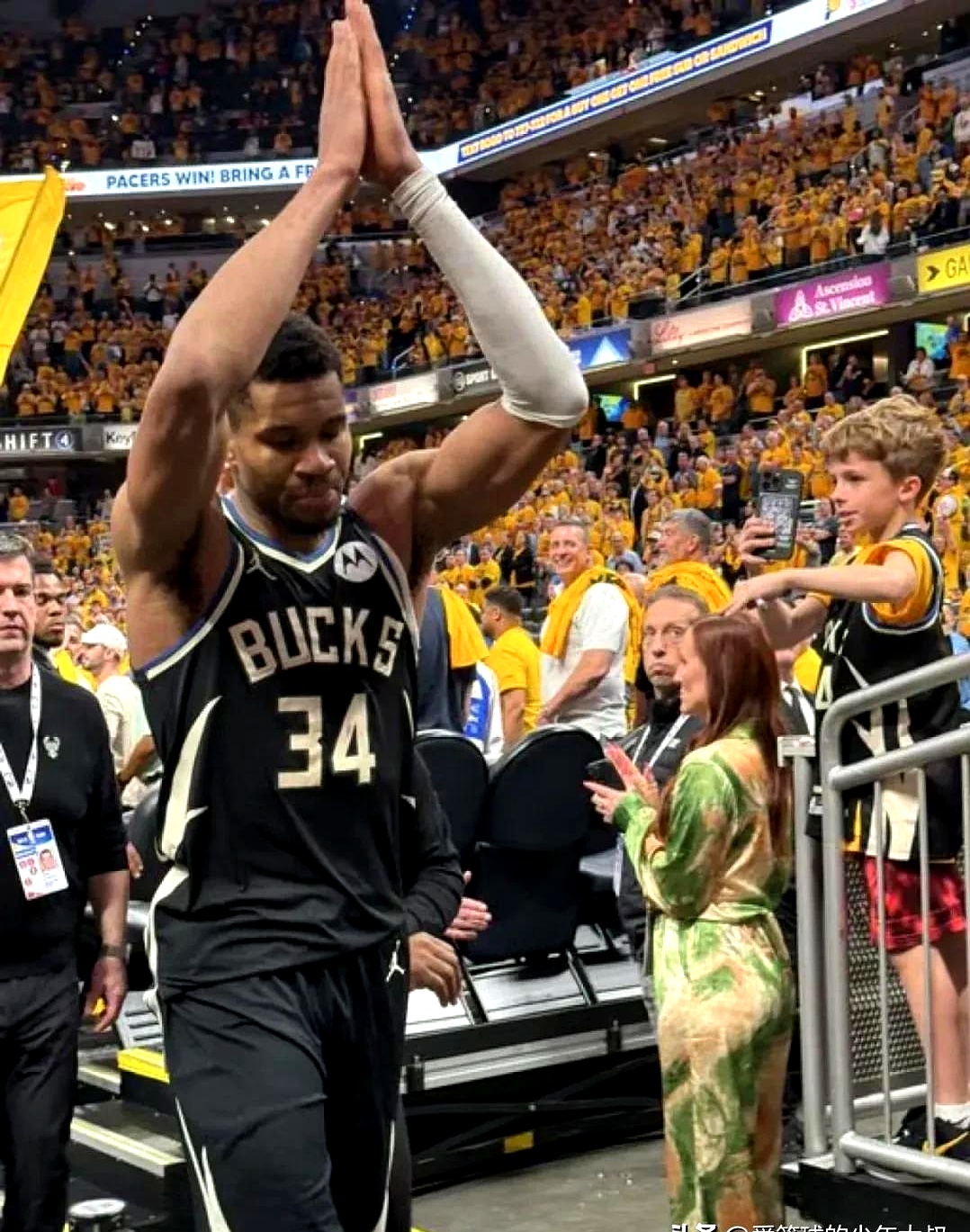 V体育-雄鹿胜篮网,字母哥砍下35分-第1张图片-V体育 V体育-雄鹿胜篮网,字母哥砍下35分-第1张图片-V体育