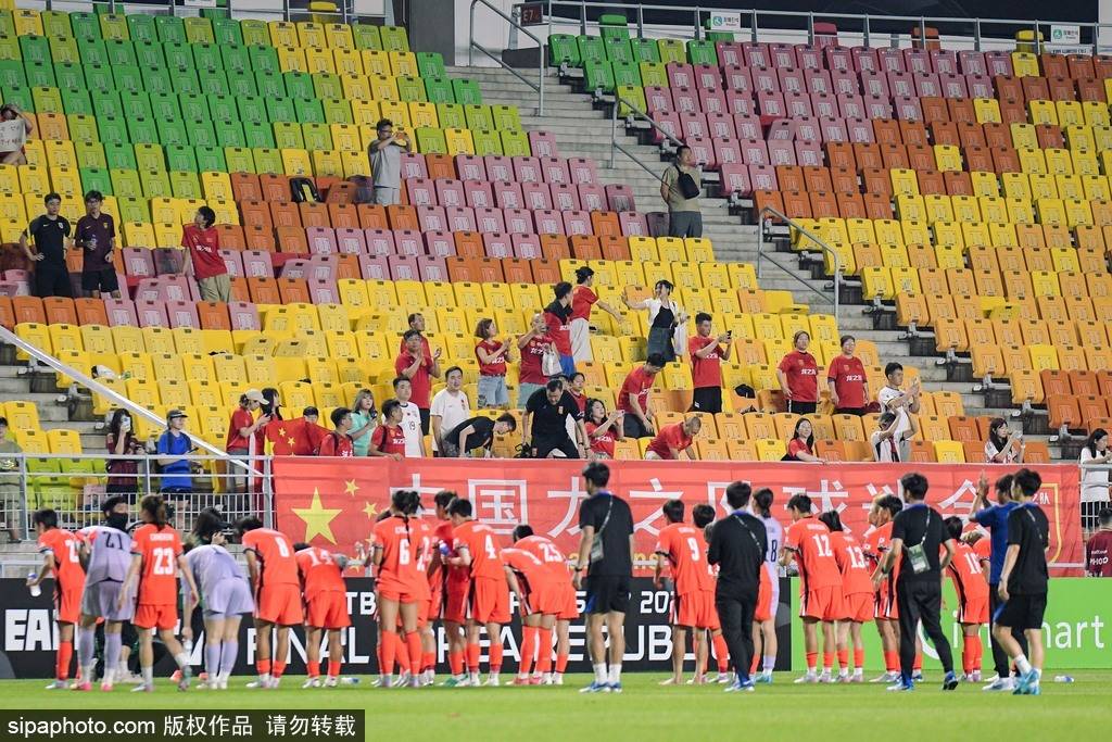 V体育-足球豪强备战，争夺荣耀无比激烈-第2张图片-V体育