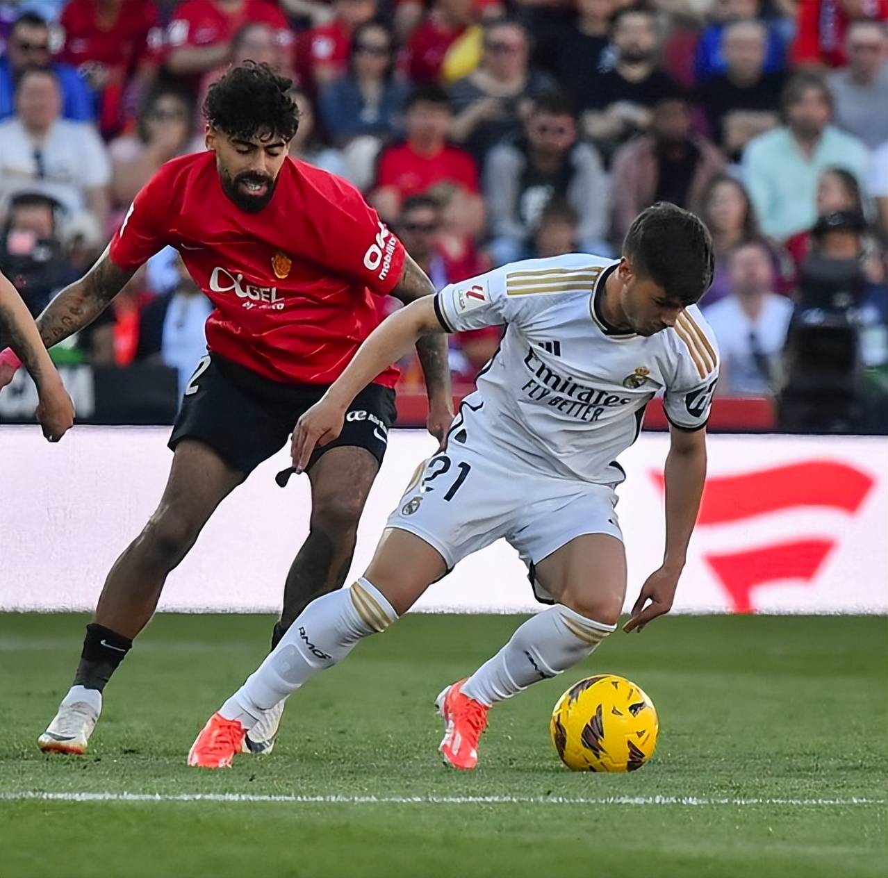 vsports体育-曼联客场逆转皇马，晋级八强-第1张图片-V体育