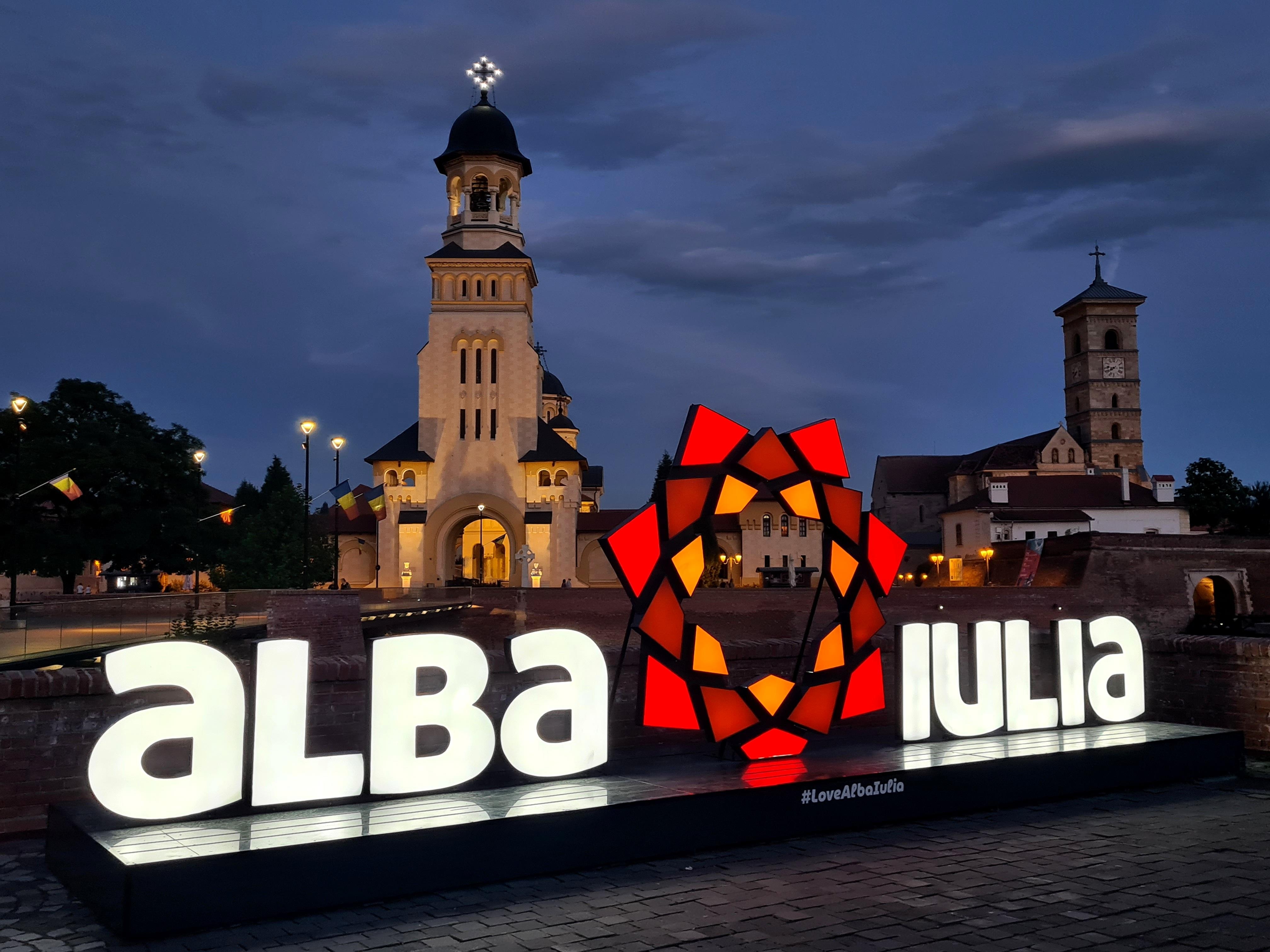 vsports体育-特兰西瓦尼亚队奉献精彩，球迷热情高涨-第1张图片-V体育