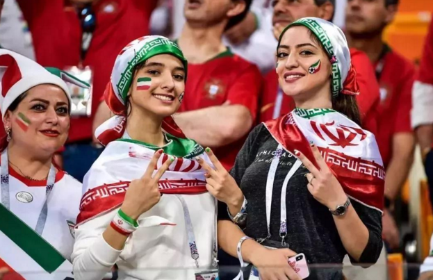 V体育-巴萨球迷欢呼雀跃,偶然破门胜利在望-第1张图片-V体育 V体育-巴萨球迷欢呼雀跃,偶然破门胜利在望-第1张图片-V体育