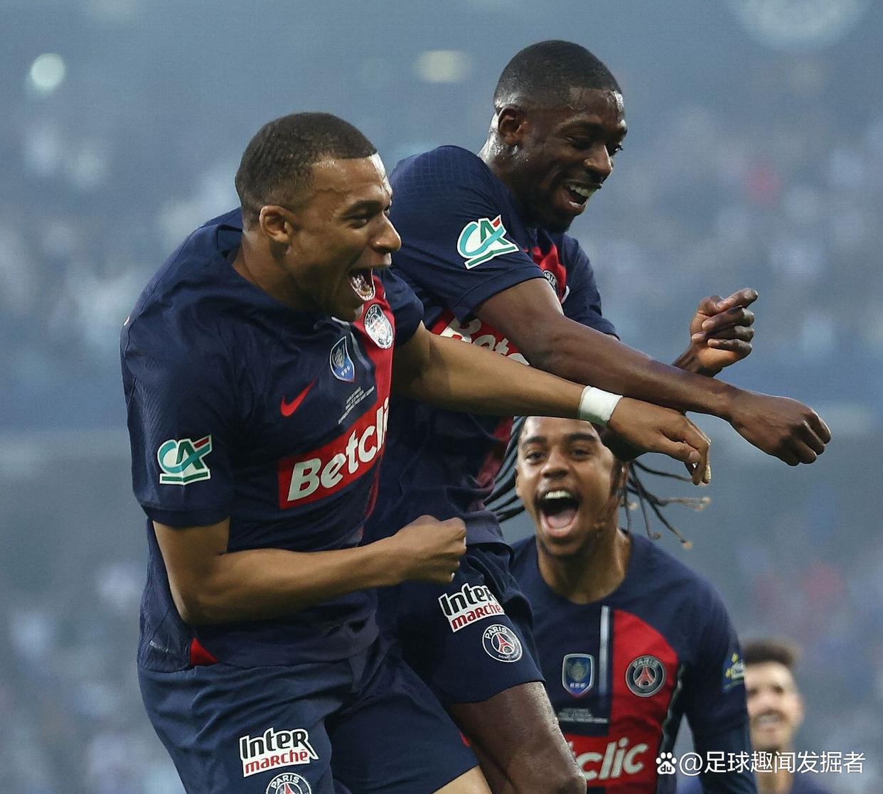 V体育-里昂队在对阵里尔队的比赛中取得胜利-第2张图片-V体育 V体育-里昂队在对阵里尔队的比赛中取得胜利-第2张图片-V体育