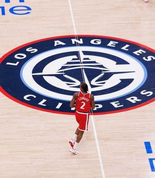 V体育-猛龙客场大胜国王,科怀-伦纳德全场砍下35分-第2张图片-V体育 V体育-猛龙客场大胜国王,科怀-伦纳德全场砍下35分-第2张图片-V体育