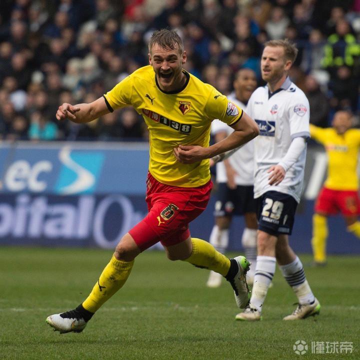 V体育官网-沃特福德爆冷击败豪门，新秀后卫集体亮相-第2张图片-V体育